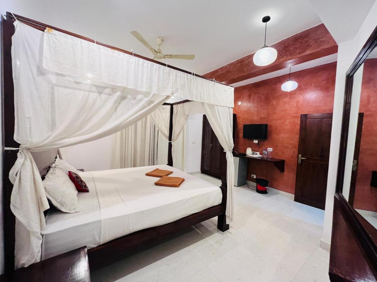 Naga Cottages Morjim Luaran gambar