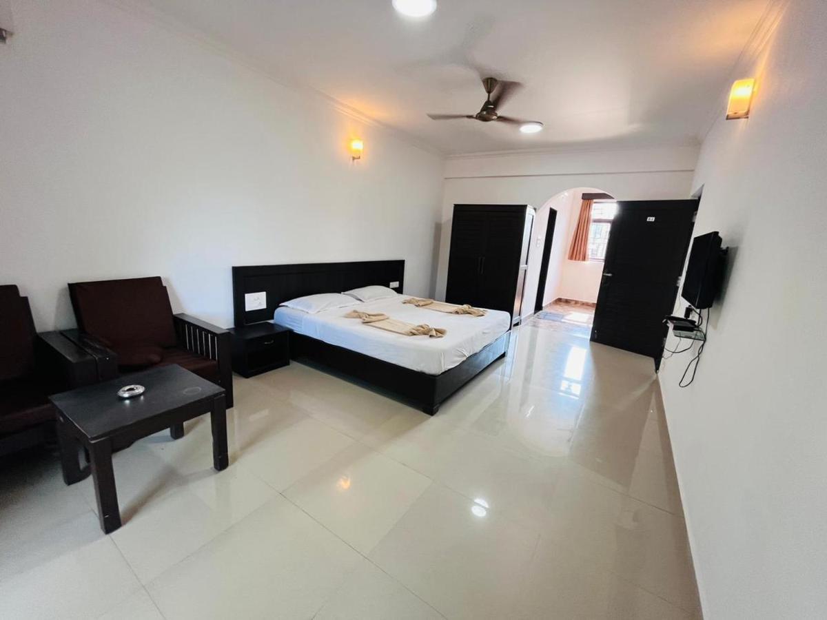 Naga Cottages Morjim Luaran gambar