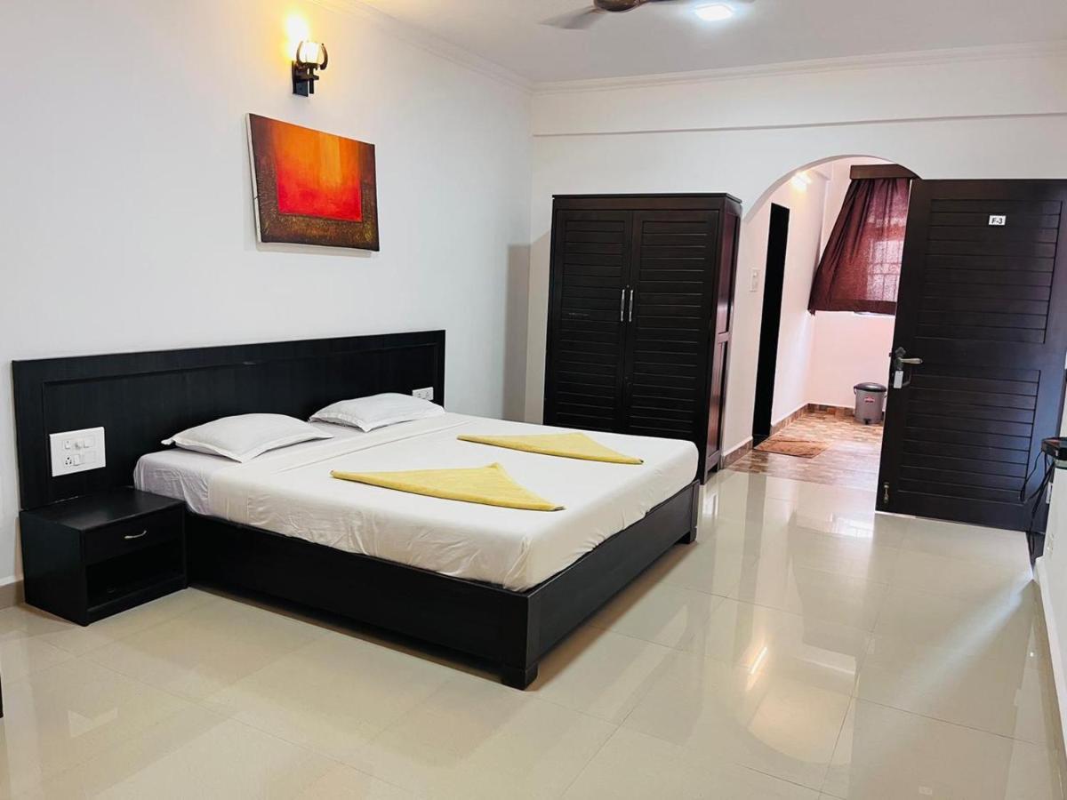 Naga Cottages Morjim Luaran gambar