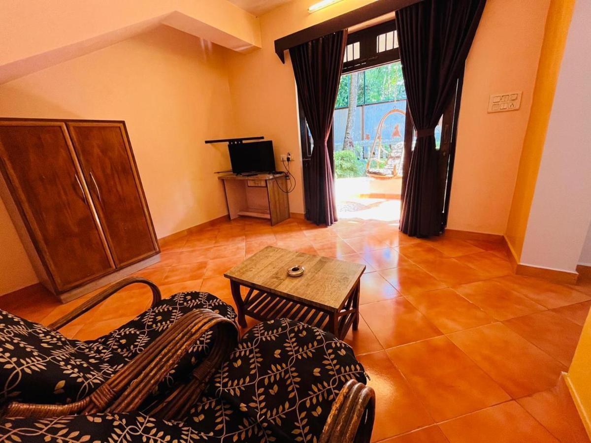 Naga Cottages Morjim Luaran gambar