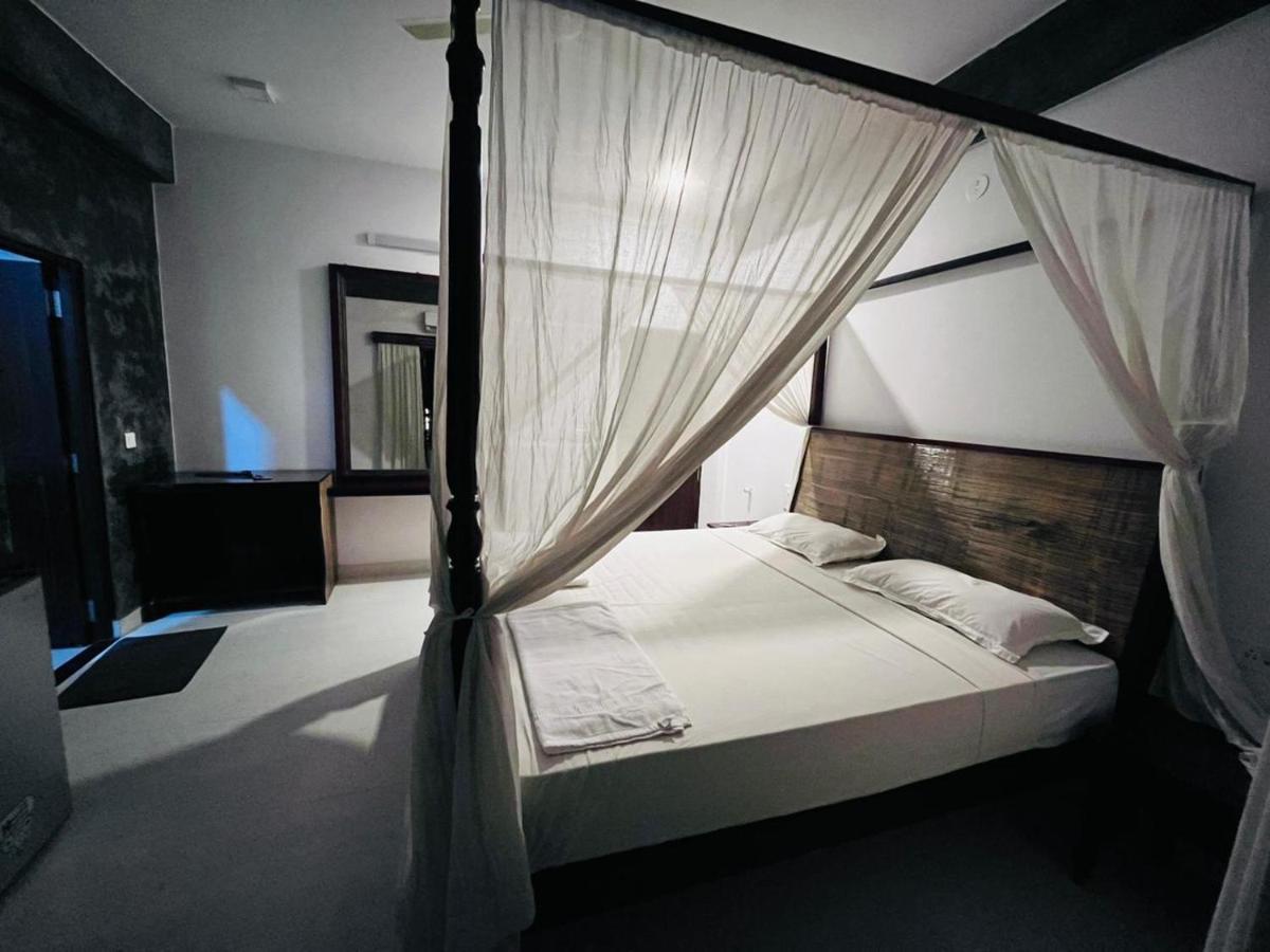 Naga Cottages Morjim Luaran gambar
