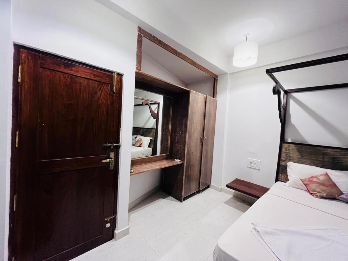 Naga Cottages Morjim Luaran gambar
