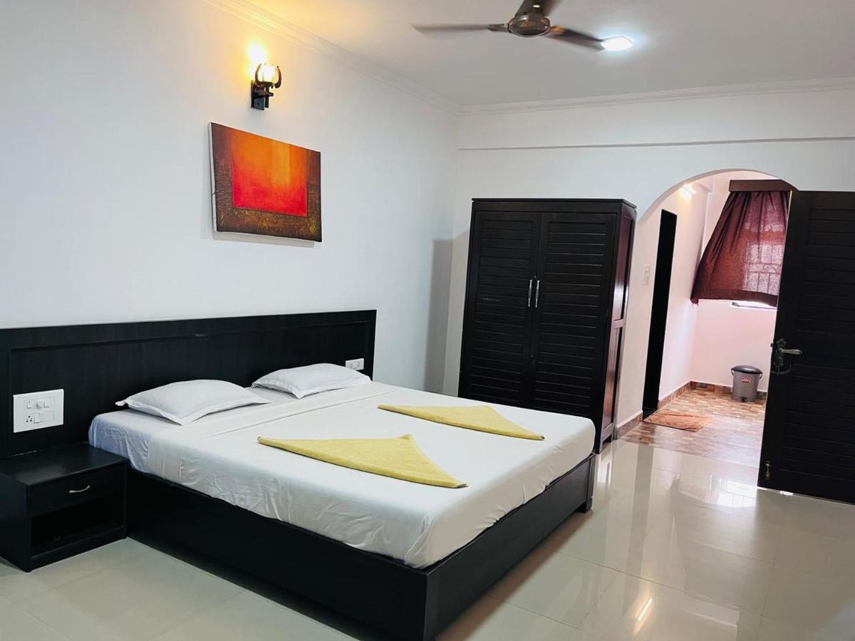 Naga Cottages Morjim Luaran gambar