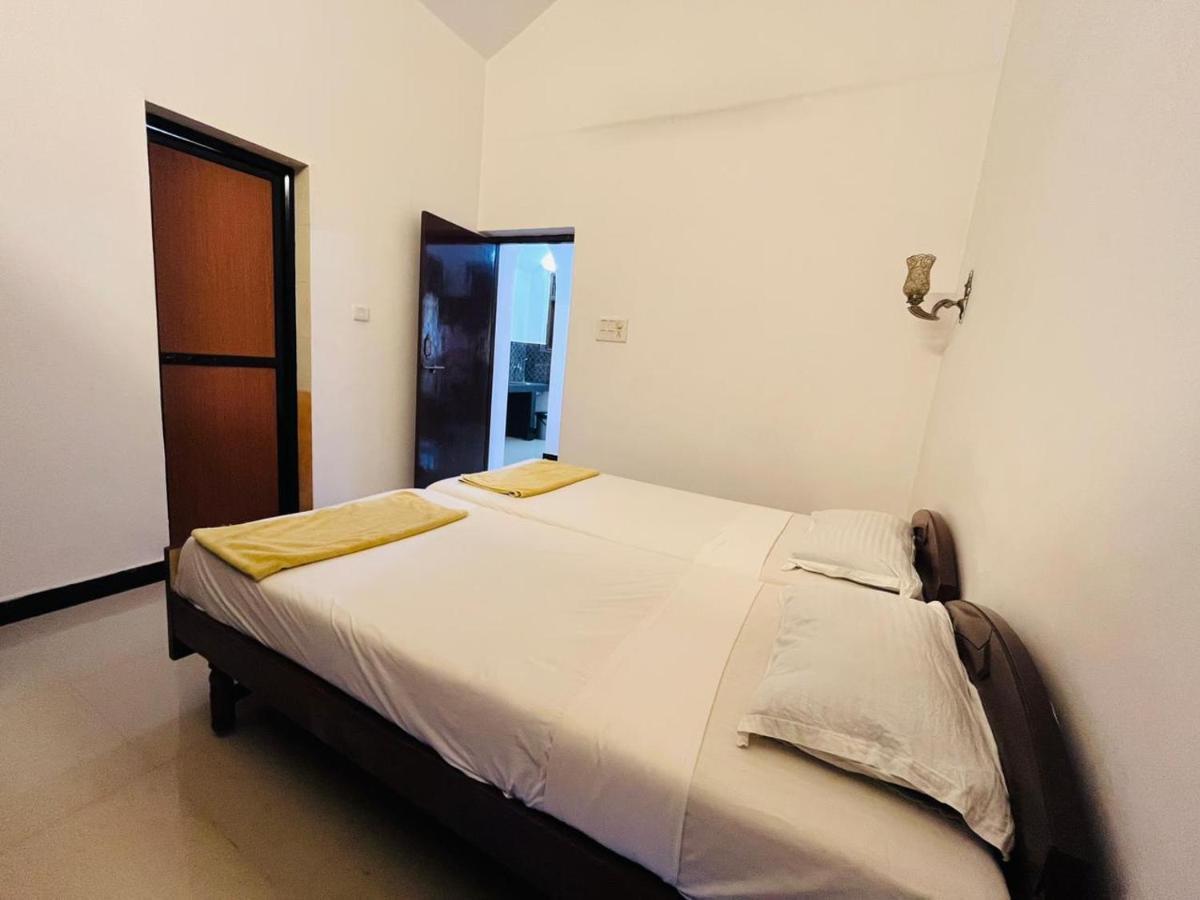 Naga Cottages Morjim Luaran gambar