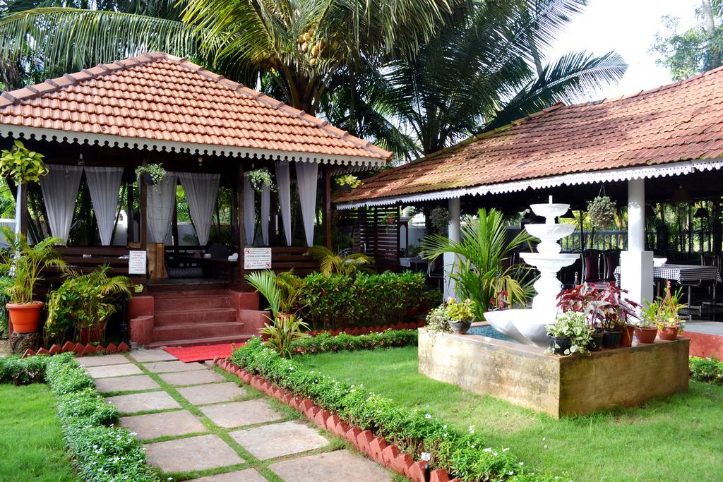 Naga Cottages Morjim Luaran gambar